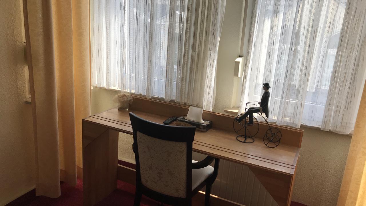 Hotel-Nachtwaechter อุนนา ภายนอก รูปภาพ