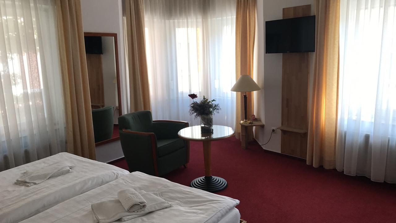Hotel-Nachtwaechter อุนนา ภายนอก รูปภาพ