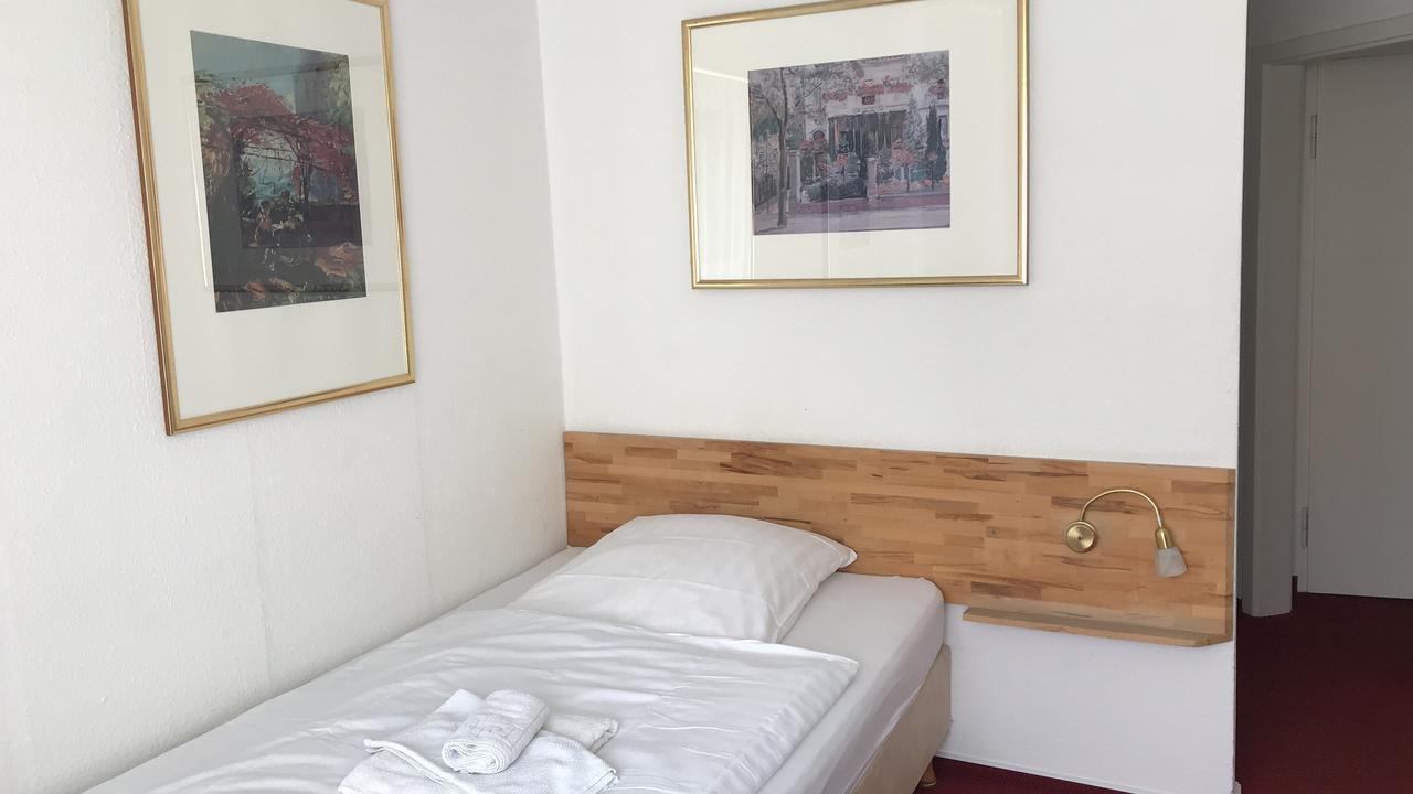 Hotel-Nachtwaechter อุนนา ภายนอก รูปภาพ